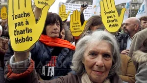 Reacţii după publicarea caricaturilor cu Profetul Mahomed. Site-ul revistei Charlie Hebdo a fost piratat 