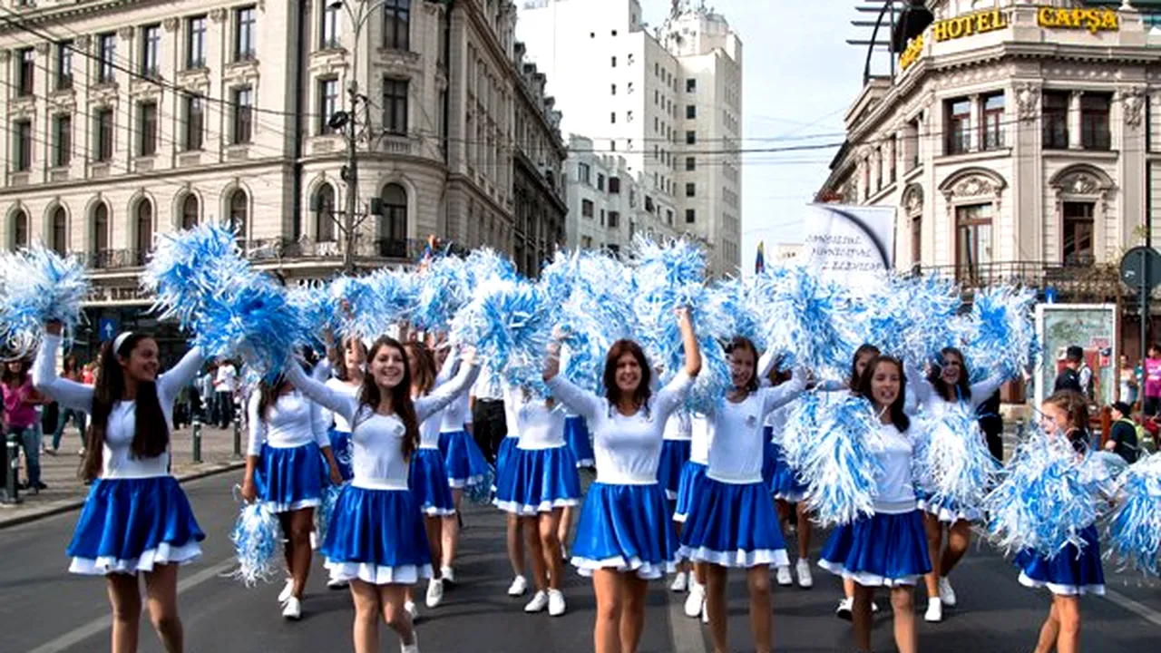 Peste 10.000 de participanţi la Parada elevilor din Bucureşti