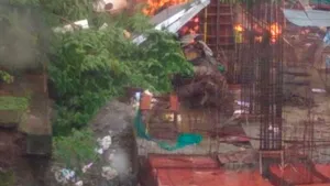 AVION prăbuşit în oraşul indian Mumbai: Cel puţin şase persoane au murit | VIDEO