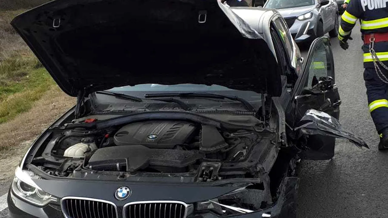 Trafic blocat pe Valea Oltului din cauza unui accident rutier produs în Călimăneşti-Seaca