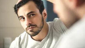 Cum alegi tratamentele eficiente împotriva căderii părului?