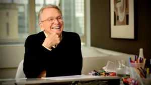 A murit Bob Mackie, creatorul ținutelor extravagante purtate de Cher și alte vedete