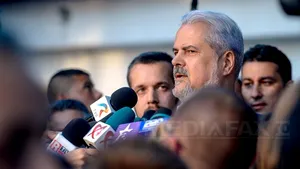 COMENTARIU: Năstase are dreptate: a rămas acelaşi. Este la fel de arogant