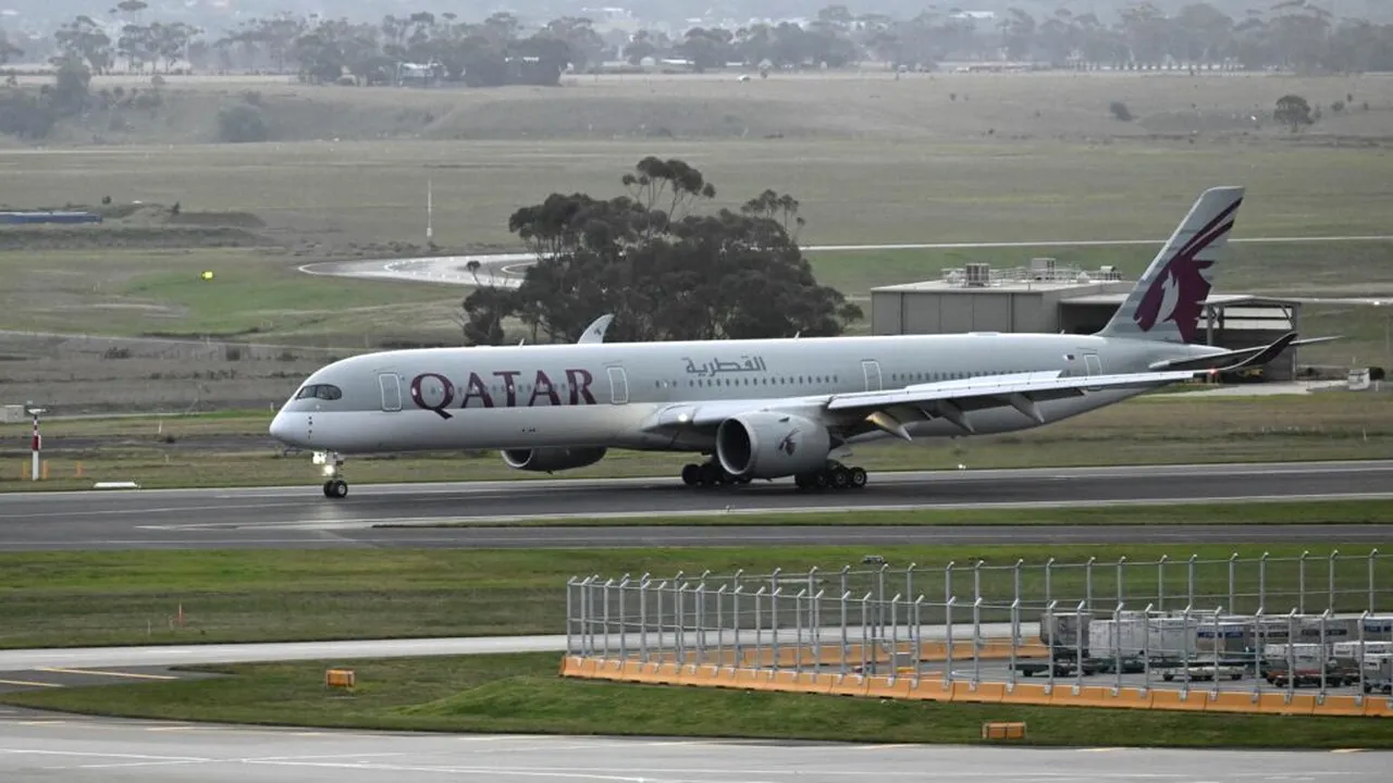Un băiat de 14 ani a pus în alertă aviația britanică. Două avioane Typhoon au escortat un zbor Qatar Airways