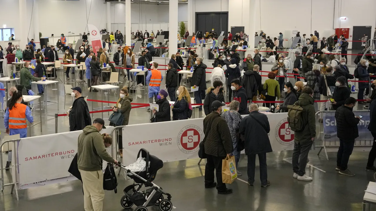 Cum va funcţiona vaccinarea obligatorie în Austria. Amenzi de până la 3.000 de euro, dar nu mai mult de 4 ori într-un an

