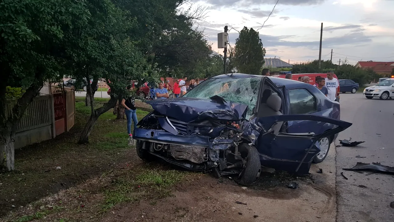 Bărbatul din Olt care a provocat accidentul în care au murit doi oameni a fost reţinut / Poliţia anchetează dacă şoferul era cel care făcea LIVE pe Facebook