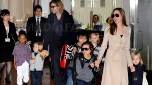 Angelina Jolie vrea ca fiul ei cel mare, Maddox, să conducă o fundaţie de caritate