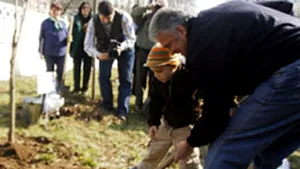 De Ziua Bucureştiului, Videanu a ieşit la sapă