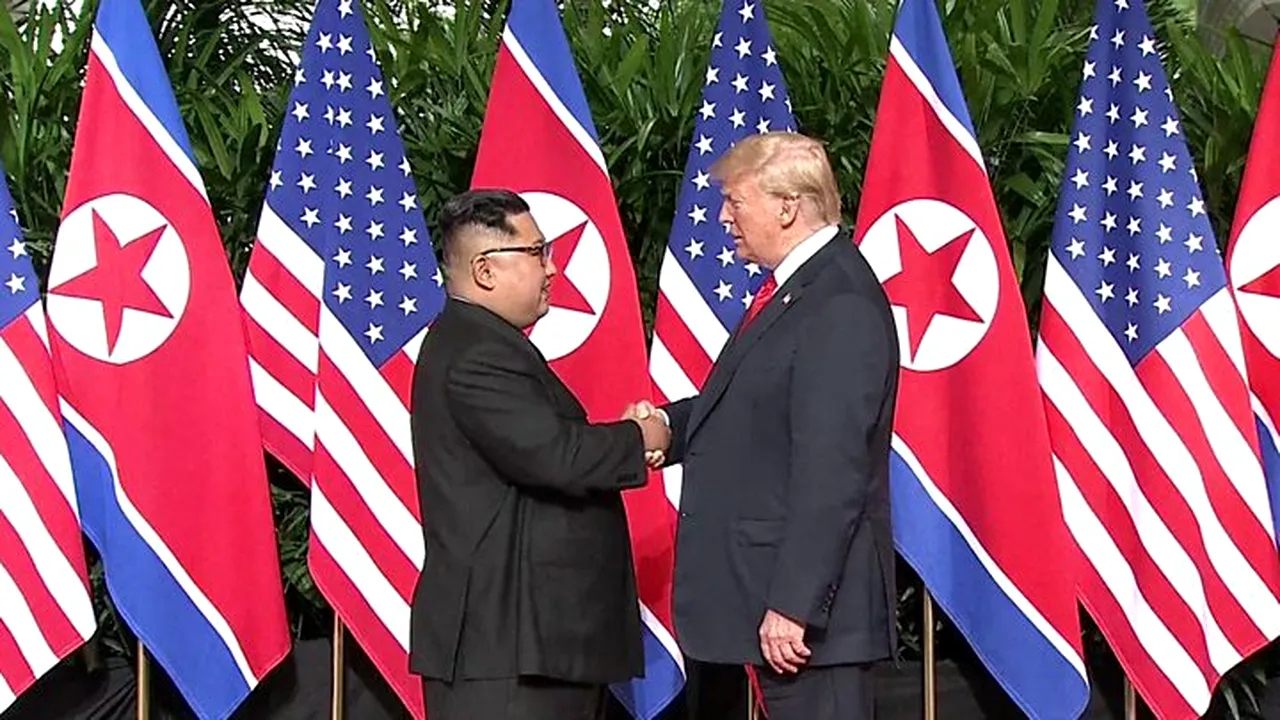 Summit istoric Donald Trump-Kim Jong-un: Cei doi lideri au dat mâna în Singapore. FOTO, VIDEO