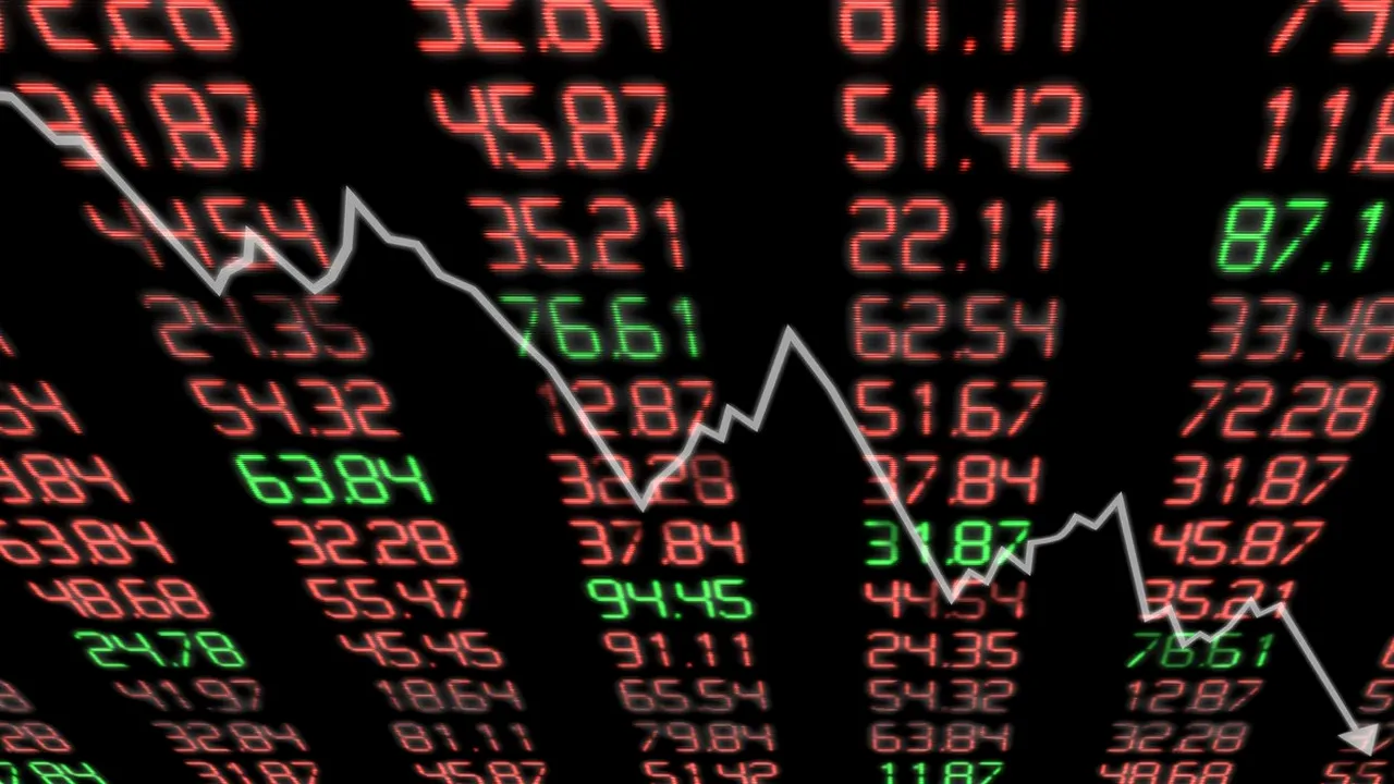 Bursele au atins minimul ultimilor 2 ani pe fondul luptei bancilor centrale cu inflaţia