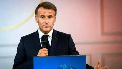 EXTERNE „Îmi va fi dor de voi”. Macron, discurs cu accente de rămas-bun înaintea ultimului său an la Élysée
