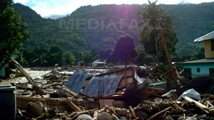 Cel puţin 56 de morţi şi 24 de dispăruţi în Indonezia, din cauza inundaţiilor