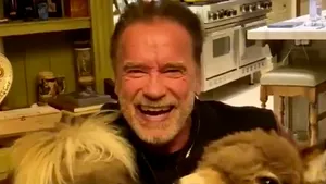 Arnold Schwarzenegger, dur cu nevaccinaţii: „Dacă nu porţi mască, eşti prost!”