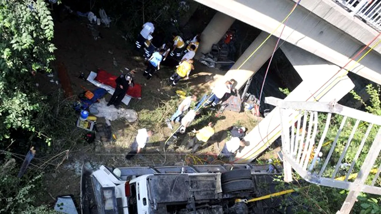 Cel puţin 16 ruşi au murit într-un accident rutier în sud-vestul Turciei