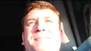 Un ucrainean stabilit în SUA ironizează, în melodii sovietice, politicile lui Vladimir Putin - VIDEO