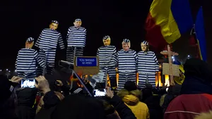 GALERIE FOTO Haz de necaz: MESAJELE românilor care au ieşit în stradă să protesteze 