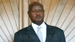 Preşedintele Museveni le cere ugandezilor să ignore Cupa Mondială