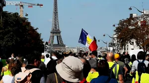 Noi violenţe ale „Vestelor galbene” în Franţa: Confruntări între protestatari şi poliţişti/ Zeci de persoane, reţinute | FOTO, VIDEO