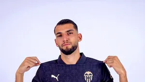 Atacantul Valenciei, Rafa Mir, reţinut de poliţie pentru suspiciune de agresiune sexuală