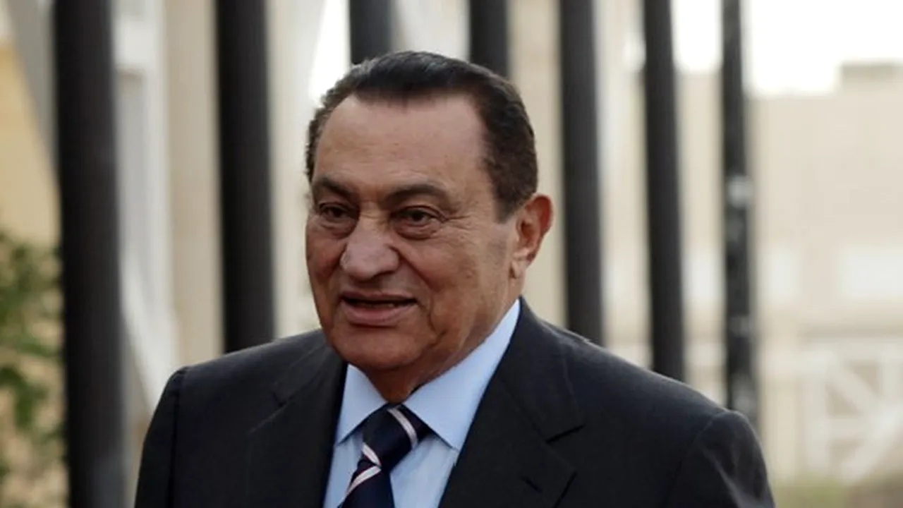 Hosni Mubarak, convocat în cadrul anchetei privind violenţele împotriva manifestanţilor