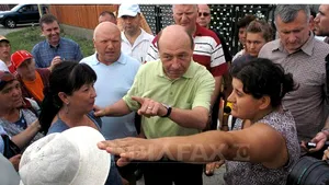 Băsescu: Când am vorbit de 6 milioane euro pentru digul din Săuceşti m-am referit la întreaga comună
