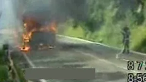 Un autobuz plin cu copii a luat foc la Miercurea Ciuc