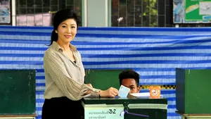 Yingluck Shinawatra, fost premier al Thailandei, ar fi părăsit ţara înaintea pronunţării verdictului în procesul de neglijenţă în serviciu
