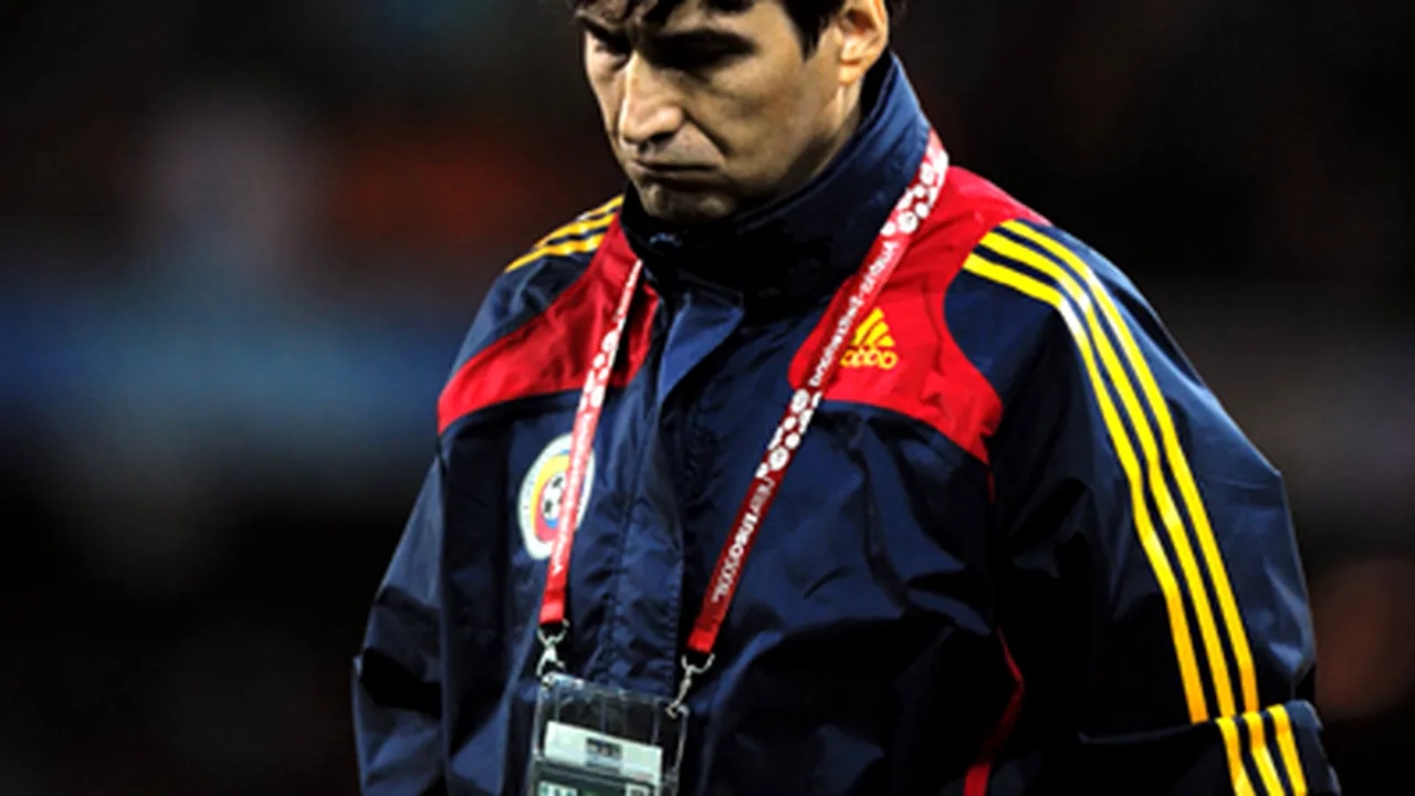 Petiţii pro şi contra demisiei lui Victor Piţurcă