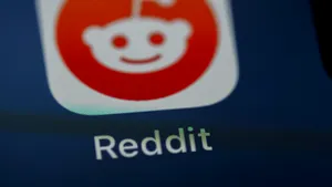 Reddit - amendă de 14 milioane de lire sterline pentru încălcări de confidențialitate
