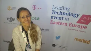 O româncă la NASA lucrează la o cercetare de integrare a orbitei Pământului în viaţa cotidiană: Poate generaţiile viitoare vor dori să meargă la serviciu pe orbită - FOTO