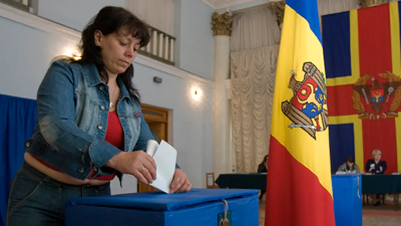 Opoziţia din R. Moldova cere noi alegeri