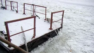 MApN: Un bac fluvial militar acţionează de sâmbătă la Galaţi 