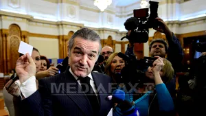 Becali:Nu mi s-a reproşat nimic din PNL, i-am zis lui Antonescu să-mi dea cartonaş dacă ies din decor