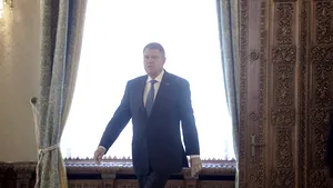 Preşedintele Iohannis, de Ziua Aviaţiei: Exemplul de devotament al aviatorilor reprezintă un reper pentru noi şi pentru generaţiile care vor veni
