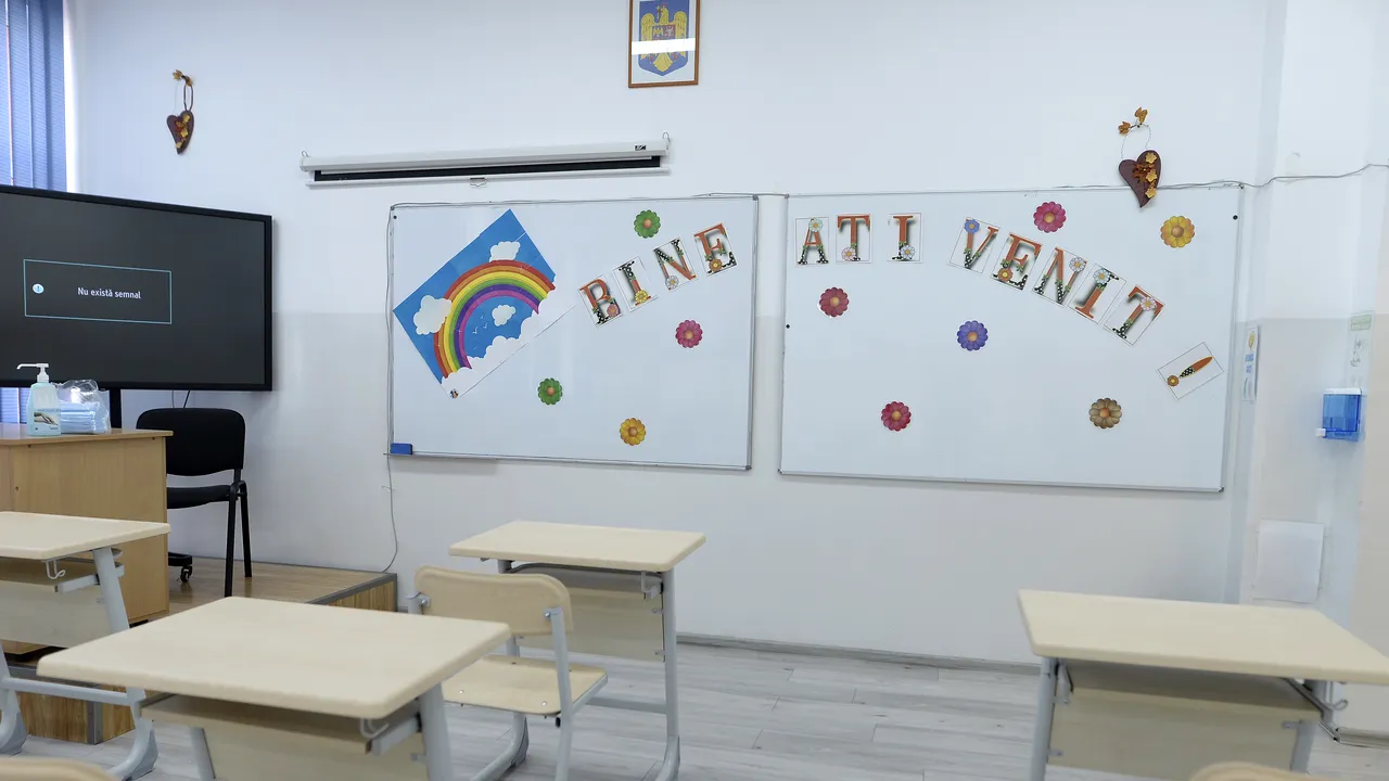 Educaţia în România: În ultimii 30 de ani s-au construit numai 400 de şcoli, dar s-au închis mii
