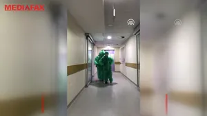 Optimism în spitale. Dansul medicilor a devenit simbolul speranţei în lupta cu noul coronavirus