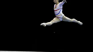 Aur şi bronz la bârnă, la CE de gimnastică