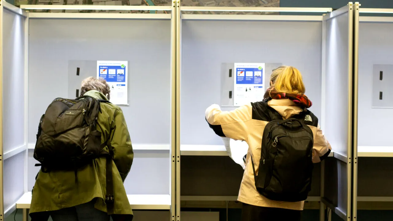 Elvețienii vor vota pentru obligativitatea îndatoririlor civice pentru toți cetățenii