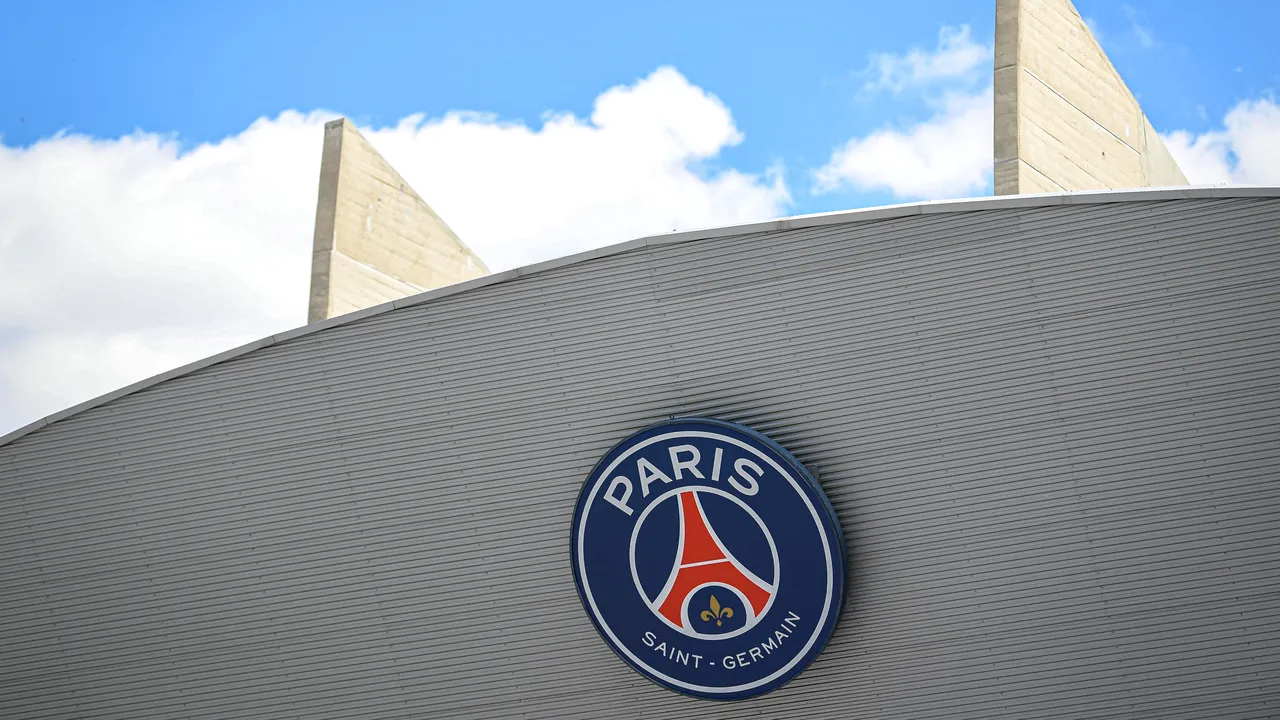 În zece oameni, PSG îşi măreşte avansul în fruntea clasamentului cu o victorie la Le Havre