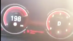 Amenda uriaşă primită de un şofer care s-a lăudat live pe facebook că se plimbă cu 200 la oră: ”Uite cum se duce acul!”