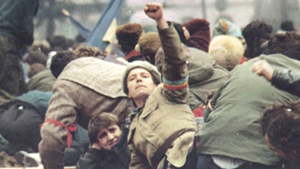 În urmă cu 20 de ani, la Bucureşti, începeau protestele care au dus la căderea comunismului