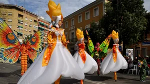 Penultimul weekend B-FIT aduce un musical în aer liber şi spectacole nocturne cu dans şi jonglerii