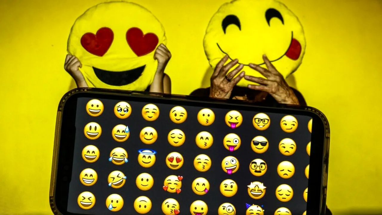 Recenziile cu „emoji-uri” ale clienților, modul în care angajații unui supermarket polonez își iau bonusurile