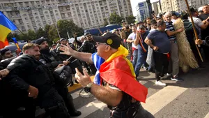 POLITIC Sorin Grindeanu îi cere premierului să intervină pentru detensionarea protestelor: Bolojan, ieși de după perdelele de la Guvern