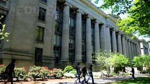 REPORTAJ: Profesori de la Stanford şi Harvard despre leadership: Un lider inspiră şi motivează oamenii - VIDEO 