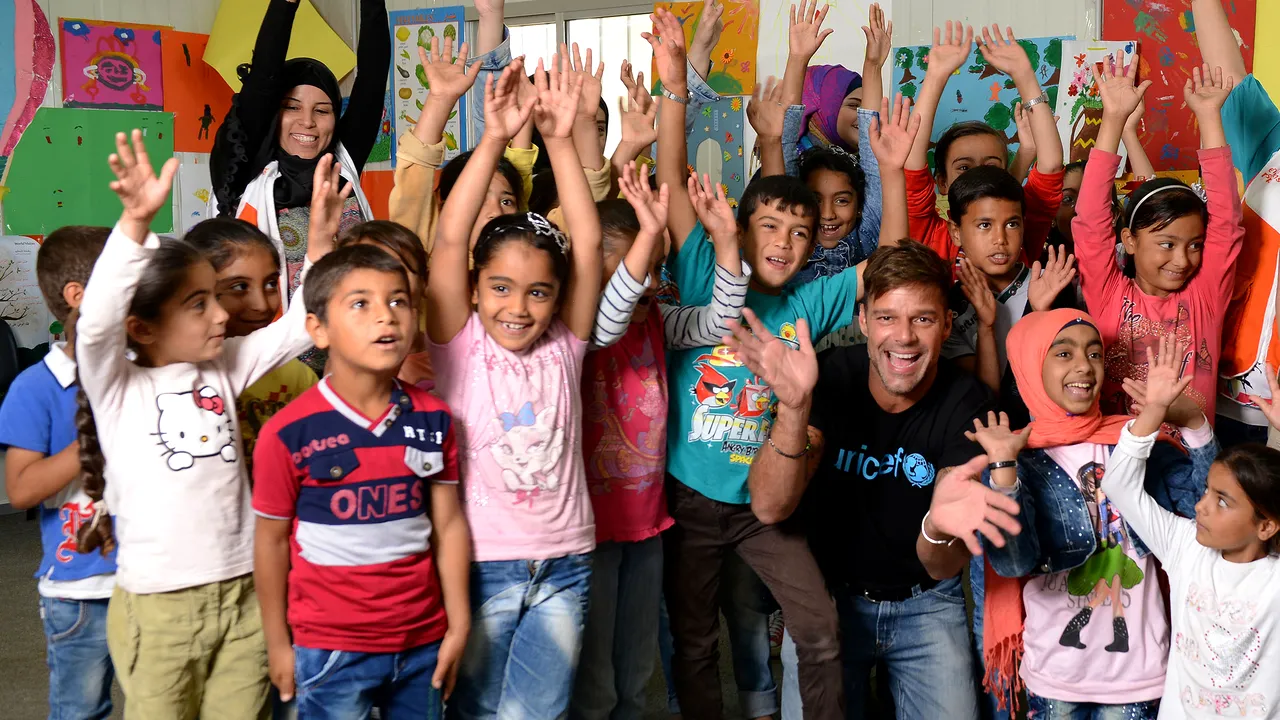 Ricky Martin visează să adopte 10 copii