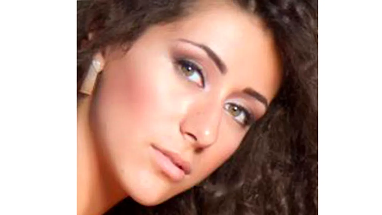 Diana Popistaşu, câştigătoarea Miss Earth România, renunţă la titlu în favoarea Iuliei Dumitrescu