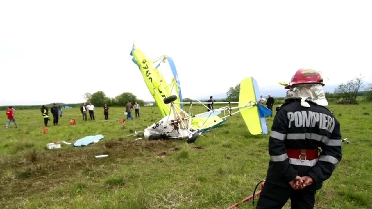 Un deltaplan s-a prăbuşit pe aerodromul din Cisnădie, pilotul a murit