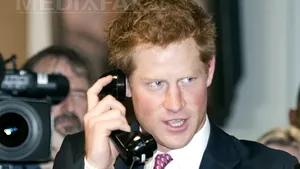 Cenuşăreasa în variantă modernă: Prinţul Harry se întâlneşte cu o chelneriţă din California - FOTO