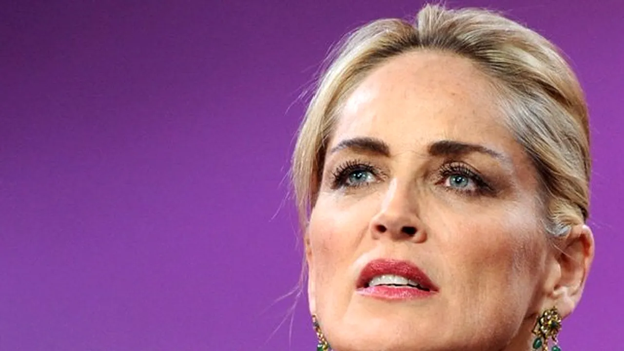 Video. Sharon Stone îi acuză pe cei care nu poartă mască, după ce sora ei s-a infectat cu Covid 19